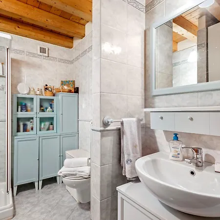 Grotten Loft With View & Pool - Happy * 托斯科拉诺-马德尔诺